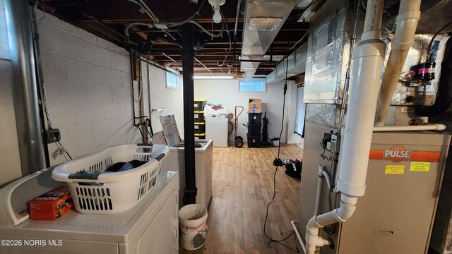 4037 Commonwealth Avenue, Toledo, OH 43612