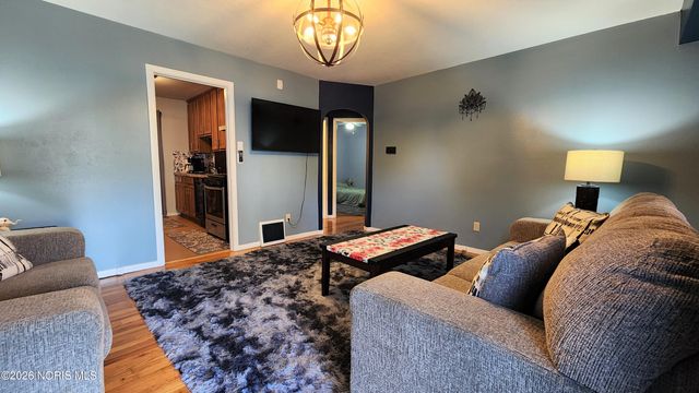 4037 Commonwealth Avenue, Toledo, OH 43612