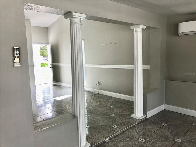 11059 SPRINGRIDGE DRIVE, Tampa, FL 33624