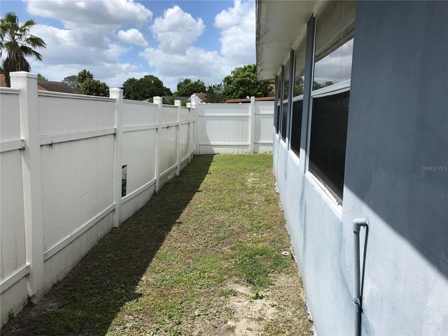 11059 SPRINGRIDGE DRIVE, Tampa, FL 33624