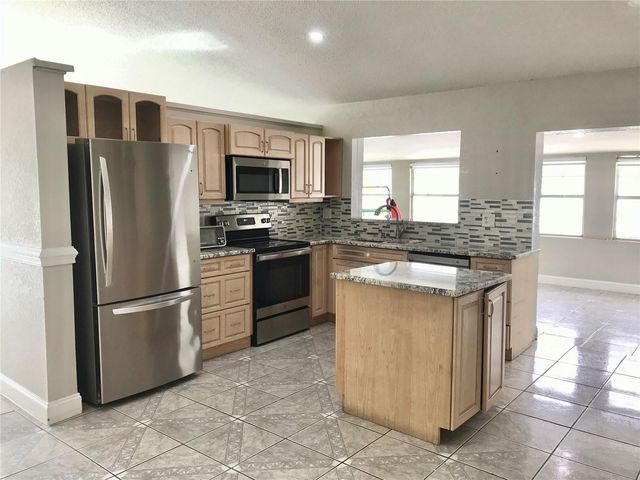 11059 SPRINGRIDGE DRIVE, Tampa, FL 33624