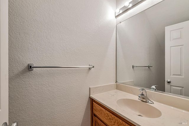 1239 Eardley Ave, Santa Rosa, CA 95401