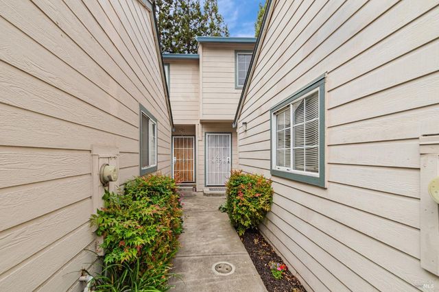 1239 Eardley Ave, Santa Rosa, CA 95401