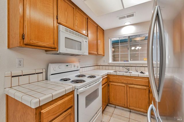 1239 Eardley Ave, Santa Rosa, CA 95401