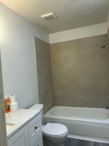 1100 &1102 10th Street SW, Albuquerque, NM 87102