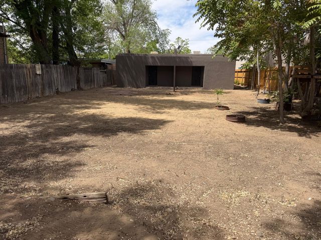 1100 &1102 10th Street SW, Albuquerque, NM 87102