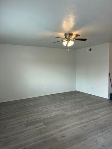 1100 &1102 10th Street SW, Albuquerque, NM 87102