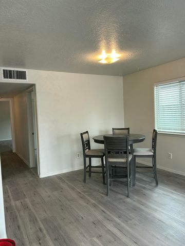 1100 &1102 10th Street SW, Albuquerque, NM 87102