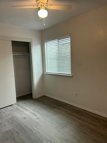 1100 &1102 10th Street SW, Albuquerque, NM 87102