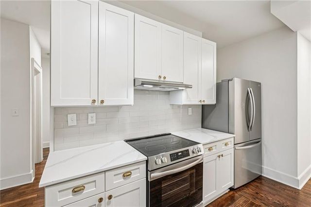 829 Rose SW Circle, Atlanta, GA 30310