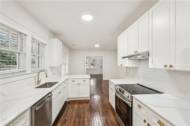 829 Rose SW Circle, Atlanta, GA 30310