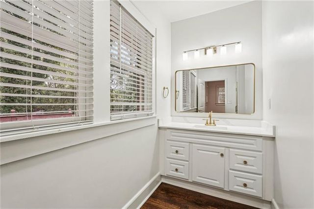 829 Rose SW Circle, Atlanta, GA 30310