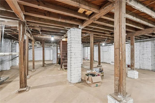 829 Rose SW Circle, Atlanta, GA 30310