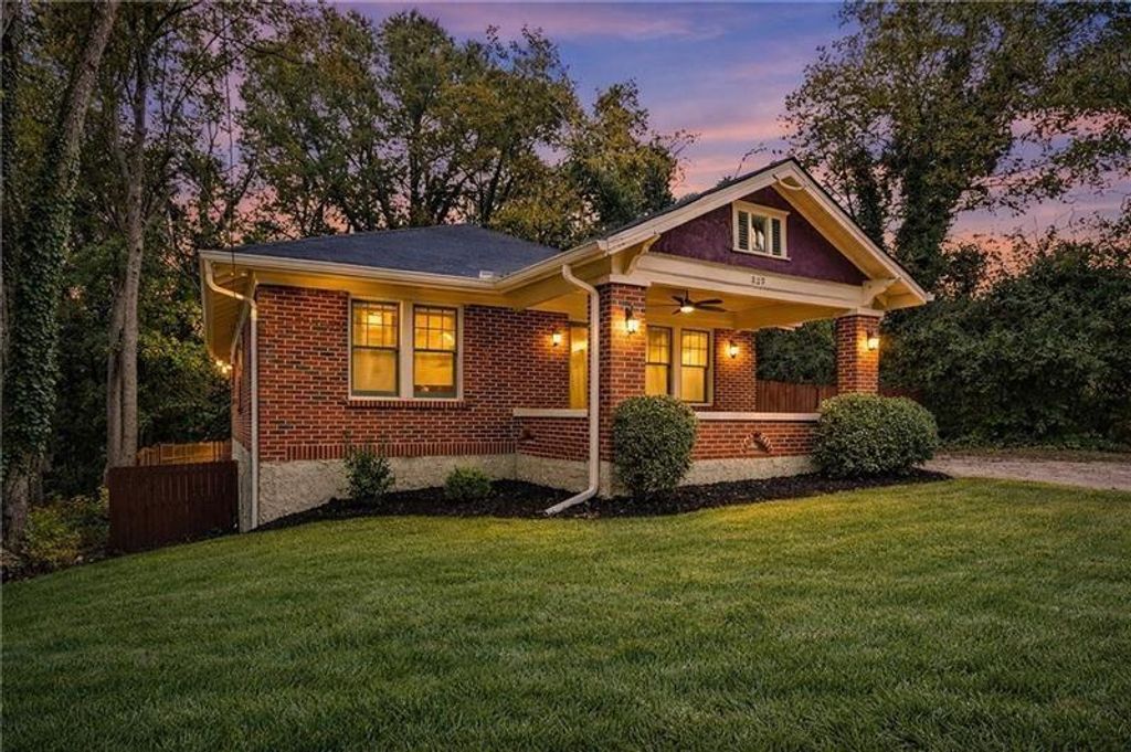 829 Rose SW Circle, Atlanta, GA 30310