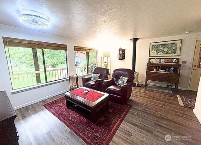 658 E Pitcairn Place, Shelton, WA 98584