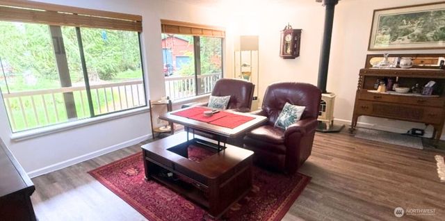 658 E Pitcairn Place, Shelton, WA 98584