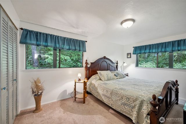 658 E Pitcairn Place, Shelton, WA 98584