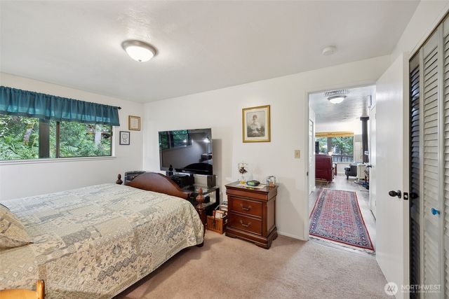 658 E Pitcairn Place, Shelton, WA 98584