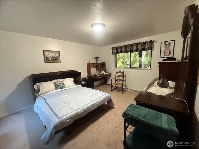 658 E Pitcairn Place, Shelton, WA 98584