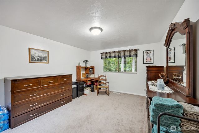 658 E Pitcairn Place, Shelton, WA 98584