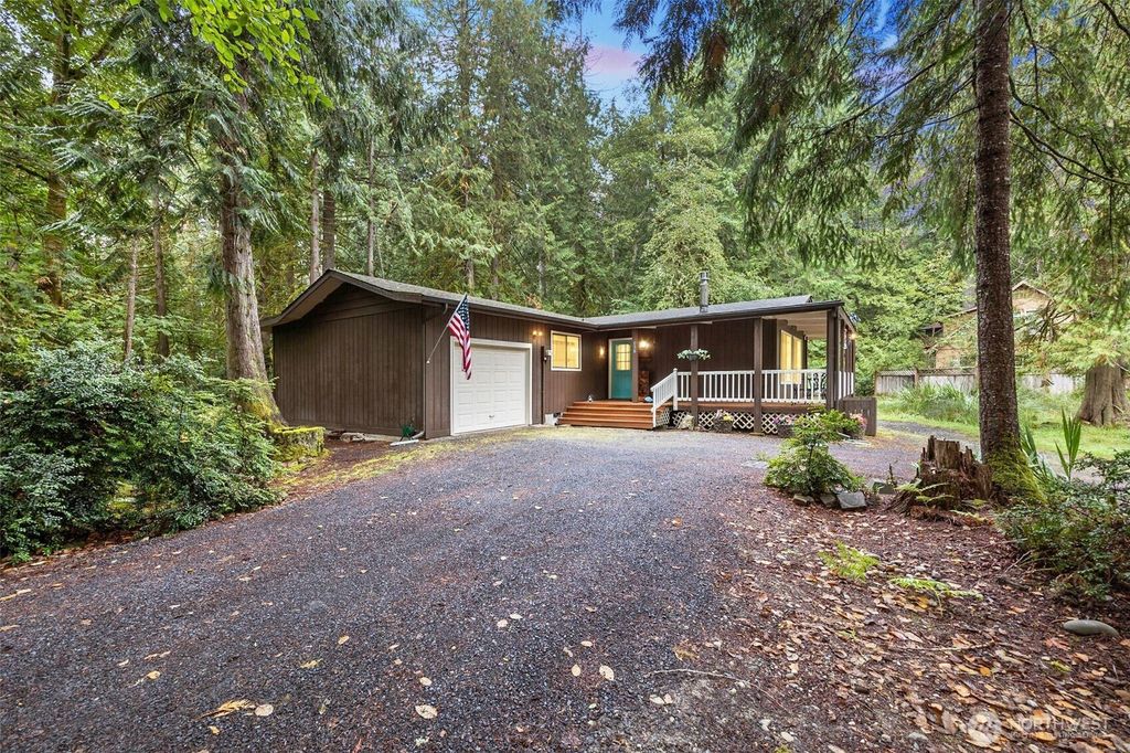 658 E Pitcairn Place, Shelton, WA 98584