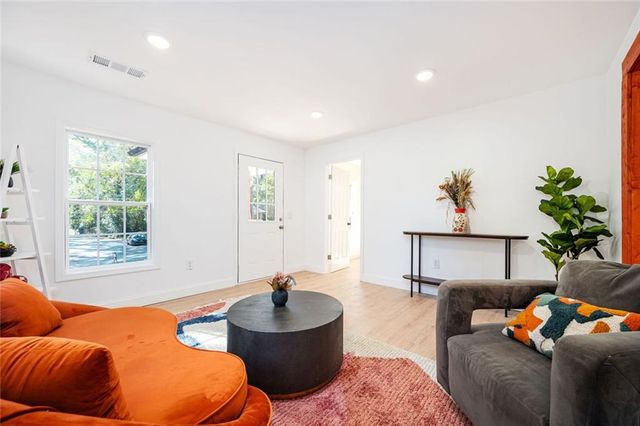 419 Mount Zion SW Road, Hapeville, GA 30354