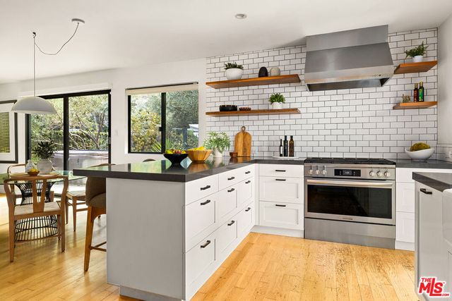 5808 Vicstone Court, Culver City, CA 90232