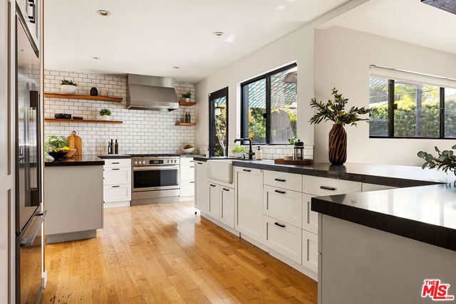 5808 Vicstone Court, Culver City, CA 90232