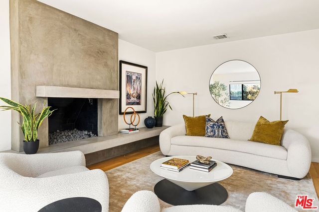 5808 Vicstone Court, Culver City, CA 90232