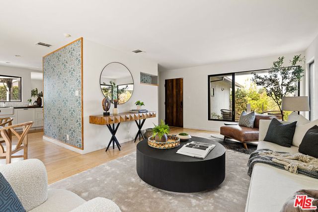5808 Vicstone Court, Culver City, CA 90232