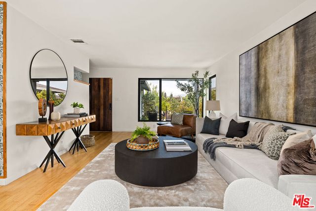 5808 Vicstone Court, Culver City, CA 90232