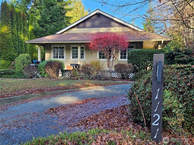 1121 E Old Ranch Rd, Allyn, WA 98524