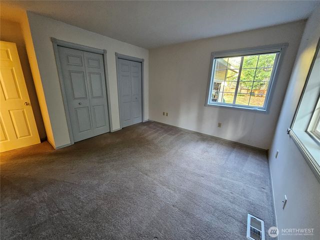 1121 E Old Ranch Rd, Allyn, WA 98524