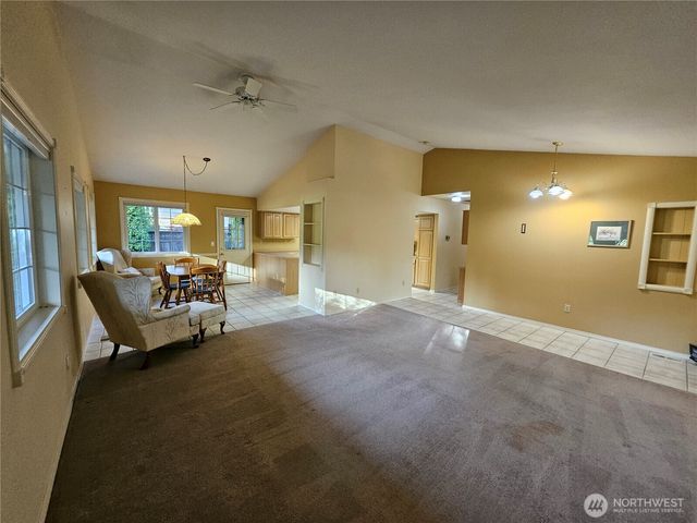 1121 E Old Ranch Rd, Allyn, WA 98524