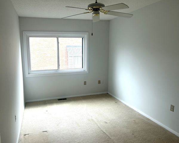 26 Laurelwood Dr 26, Stoughton, MA 02072