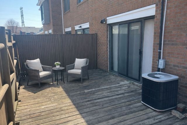 26 Laurelwood Dr 26, Stoughton, MA 02072