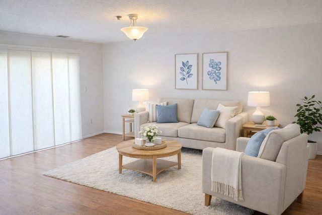 26 Laurelwood Dr 26, Stoughton, MA 02072