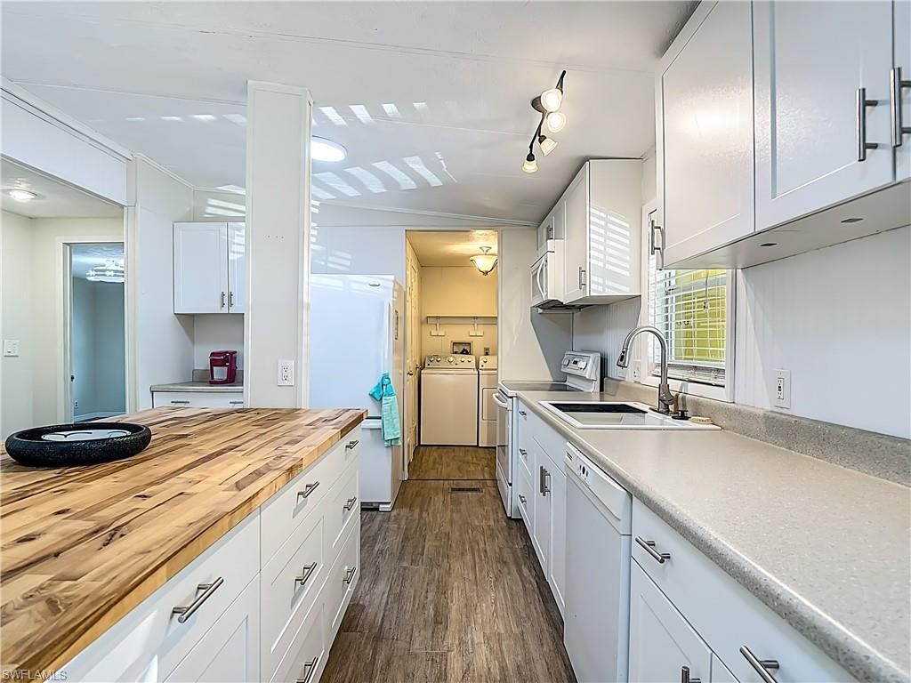 9 Moorhead MNR 9, NAPLES, FL 34112 — photo 4