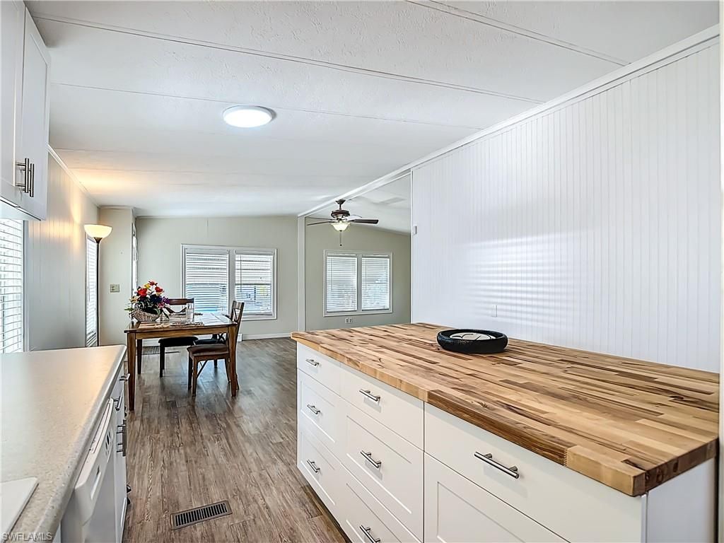 9 Moorhead MNR 9, NAPLES, FL 34112 — photo 5