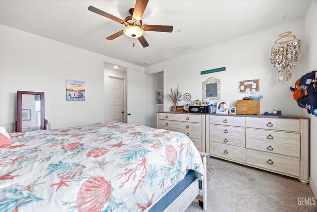 7903 Rock Port Avenue, Bakersfield, CA 93313