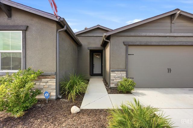 7903 Rock Port Avenue, Bakersfield, CA 93313