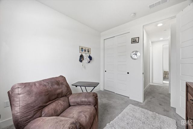 7903 Rock Port Avenue, Bakersfield, CA 93313
