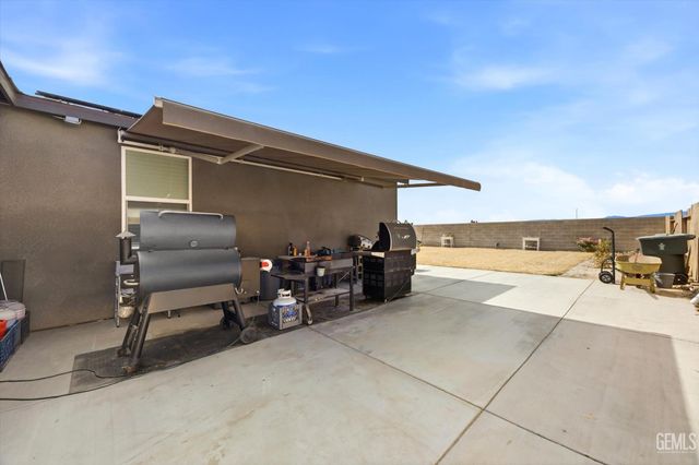 7903 Rock Port Avenue, Bakersfield, CA 93313