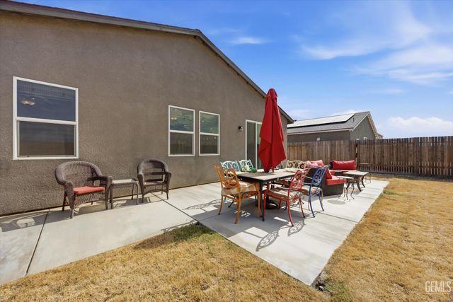 7903 Rock Port Avenue, Bakersfield, CA 93313