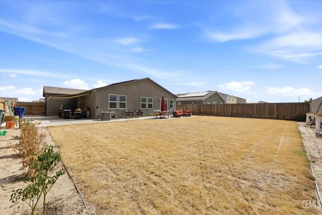 7903 Rock Port Avenue, Bakersfield, CA 93313