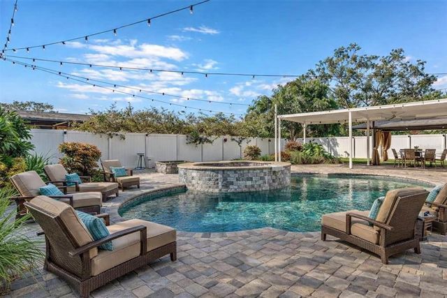 173 FOXCROFT DR E., Palm Harbor, FL 34683