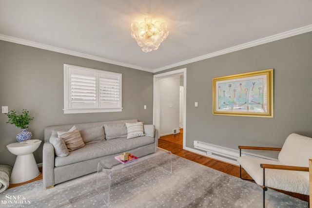 1301 Torrey Road, Grosse Pointe Woods, MI 48236