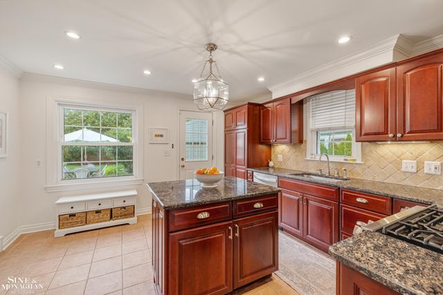 1301 Torrey Road, Grosse Pointe Woods, MI 48236
