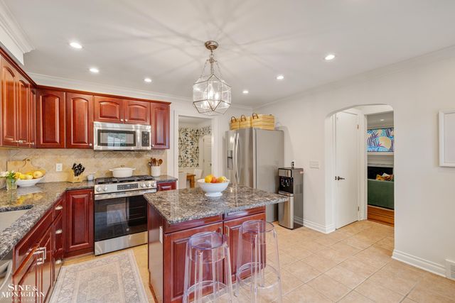 1301 Torrey Road, Grosse Pointe Woods, MI 48236