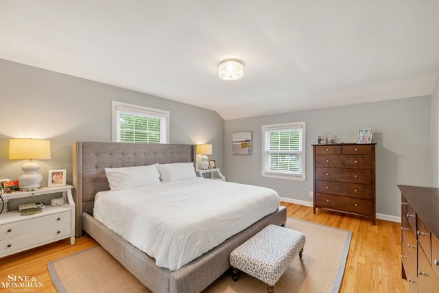 1301 Torrey Road, Grosse Pointe Woods, MI 48236